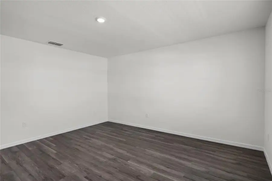 Spacious, unfurnished interior of a new home in Harmony at Lake Eloise, Winter Haven (Image 12). Spacious, unfurnished interior of a new home in Harmony at Lake Eloise, Winter Haven (Image 12).