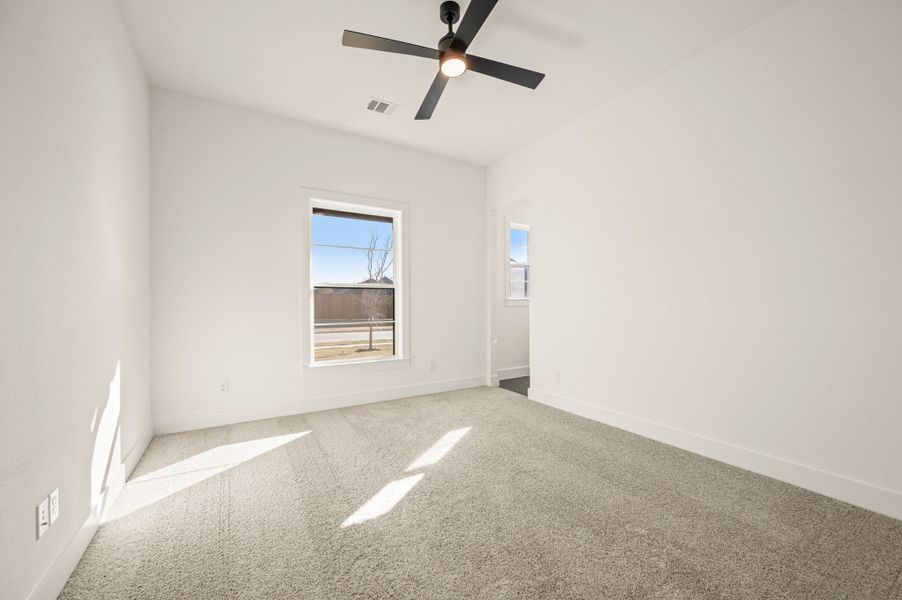 Spacious, unfurnished interior of a new home in NorthGlen, Haslet (Image 38).