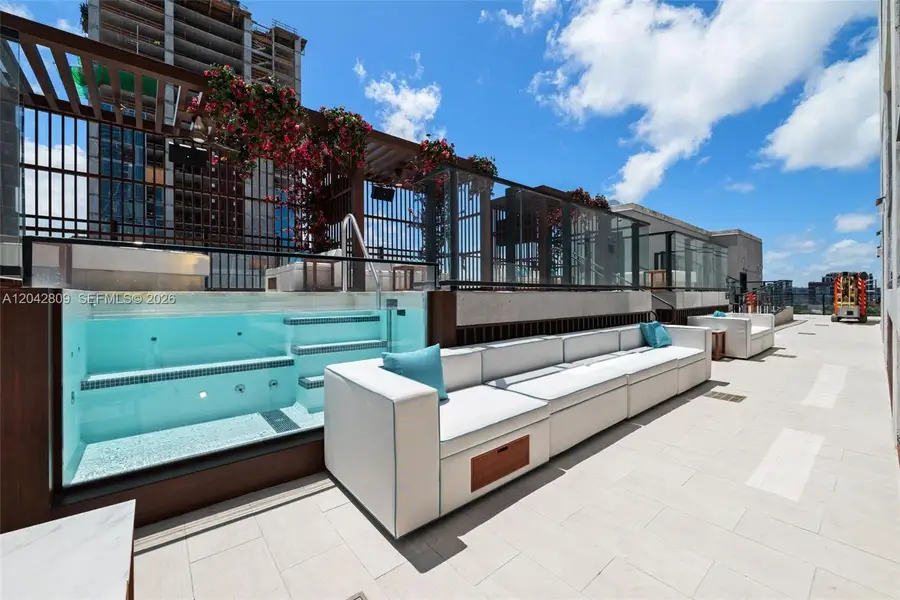 Condo located in Miami, FL showcasing its design and architecture (Image 3).