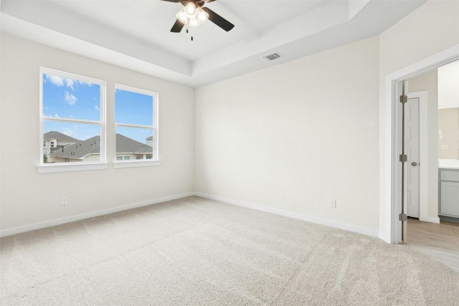 Spacious, unfurnished interior of a new home in University Heights, Round Rock (Image 31).