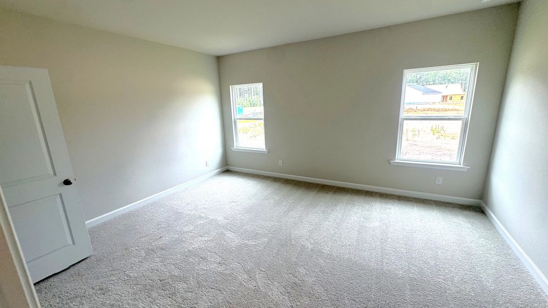 Spacious, unfurnished interior of a new home in Watson Hill, Summerville (Image 11).