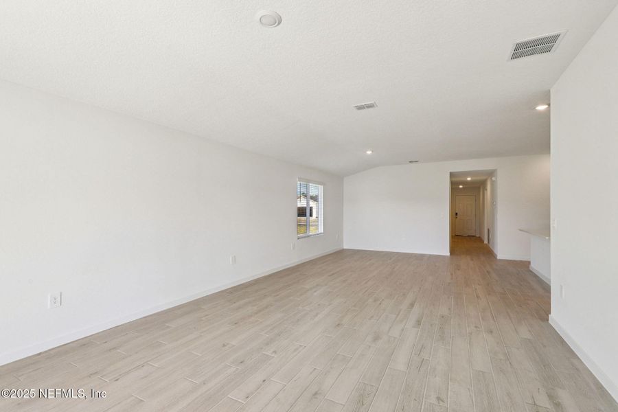 Spacious, unfurnished interior of a new home in Cypress Meadows - Signature Series, Jacksonville (Image 15).