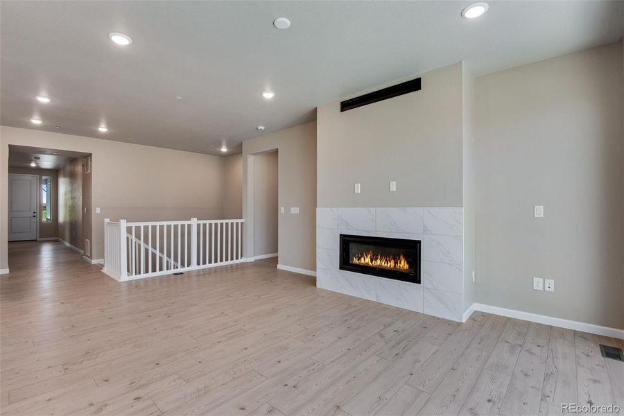 Spacious, unfurnished interior of a new home in Reunion Ridge, Commerce City (Image 20).