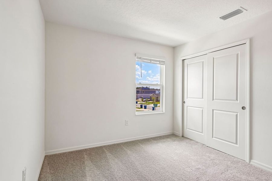 Spacious, unfurnished interior of a new home in Reserve at Forest Lake Townhomes, Lake Wales (Image 21).