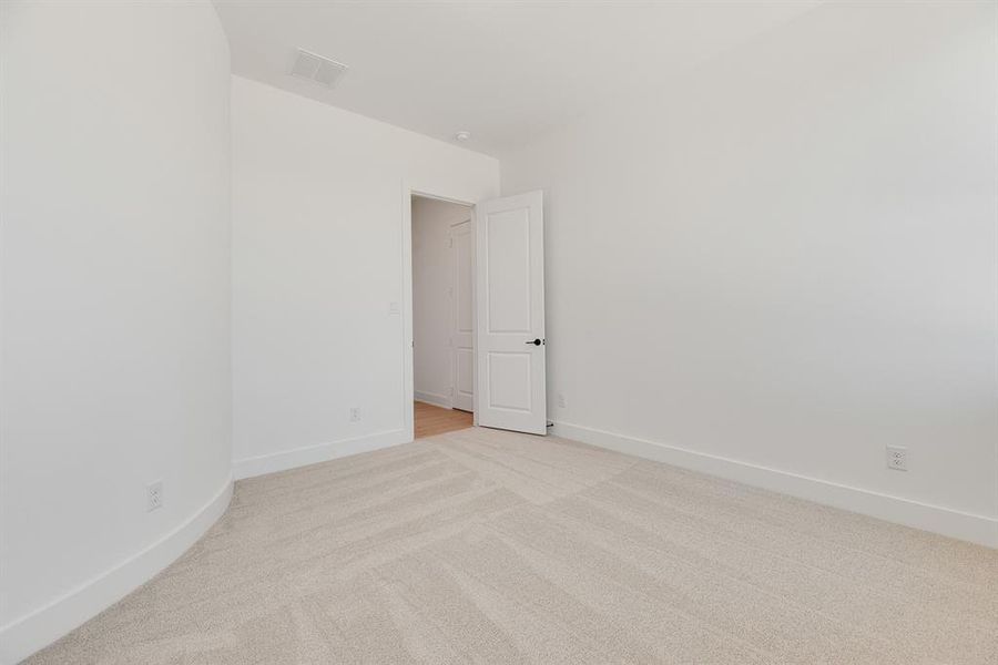 Spacious, unfurnished interior of a new home in Hillside Village, Celina (Image 29).