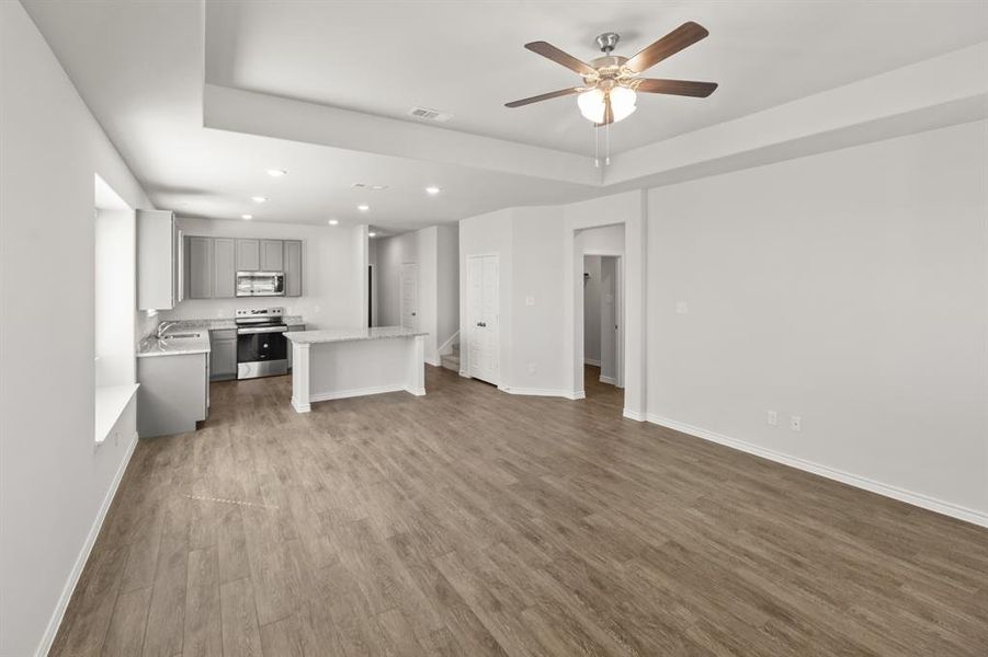 Spacious, unfurnished interior of a new home in Retreat at Fossil Creek, Fort Worth (Image 12).