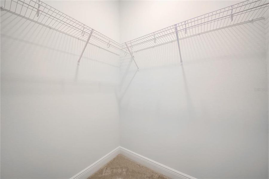 Spacious, unfurnished interior of a new home in Bungalow Walk at Lakewood Ranch, Sarasota (Image 18).