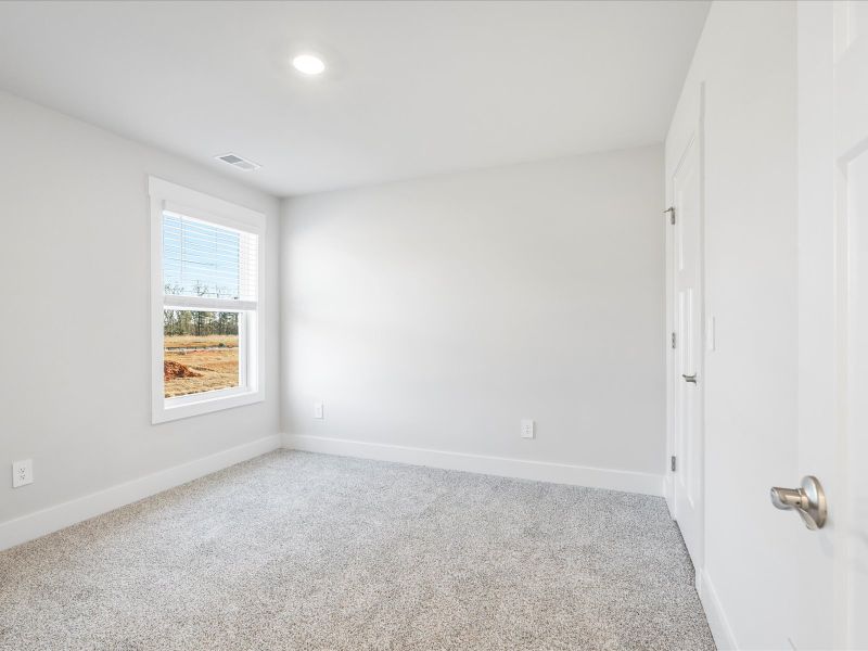 Spacious, unfurnished interior of a new home in Crossing at Abner Creek, Greer (Image 11).
