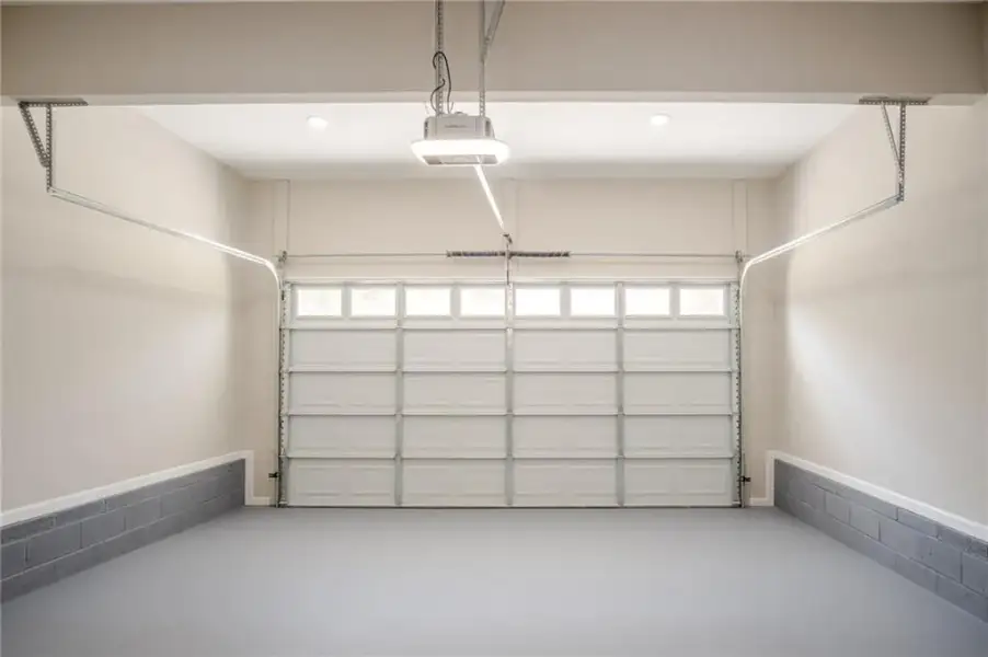 Spacious, unfurnished interior of a new home in , Stockbridge (Image 14).