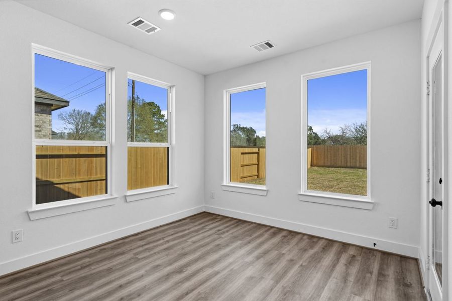 Spacious, unfurnished interior of a new home in Hunters Crossing, Sealy (Image 12).