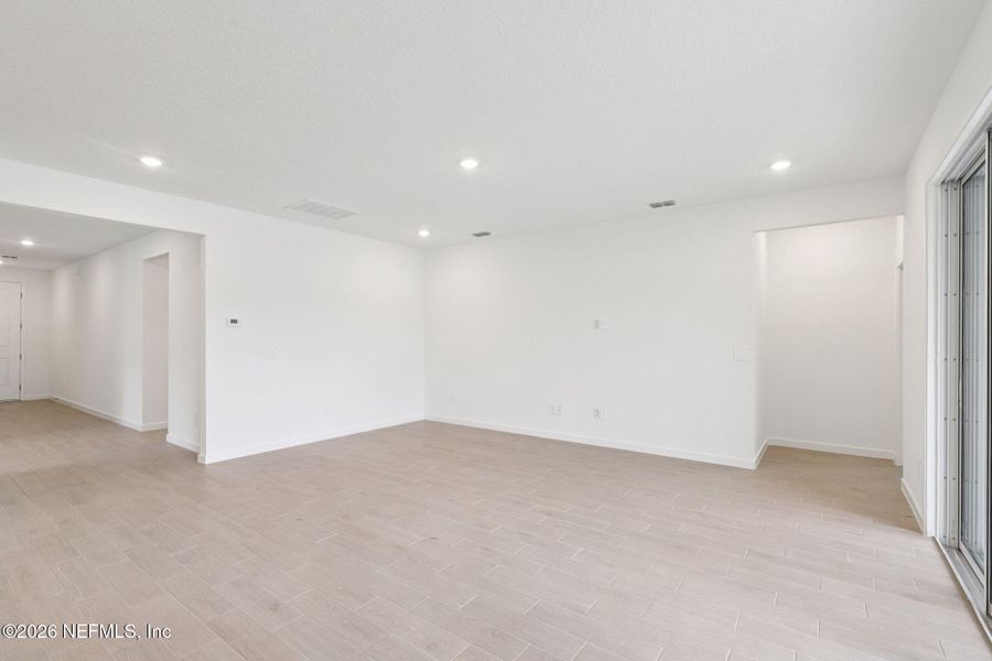 Spacious, unfurnished interior of a new home in Azalea Creek, Jacksonville (Image 21). Spacious, unfurnished interior of a new home in Azalea Creek, Jacksonville (Image 21).