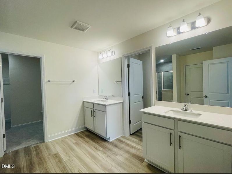 Screenshot 2025-11-03 122407