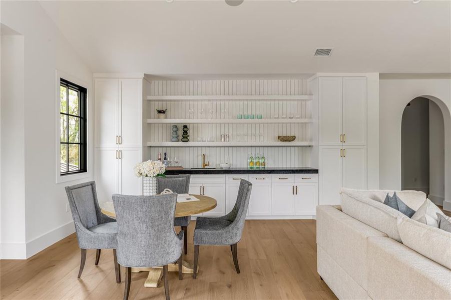 Furnished interior view inside a new home in , Dallas (Image 31). Furnished interior view inside a new home in , Dallas (Image 31).