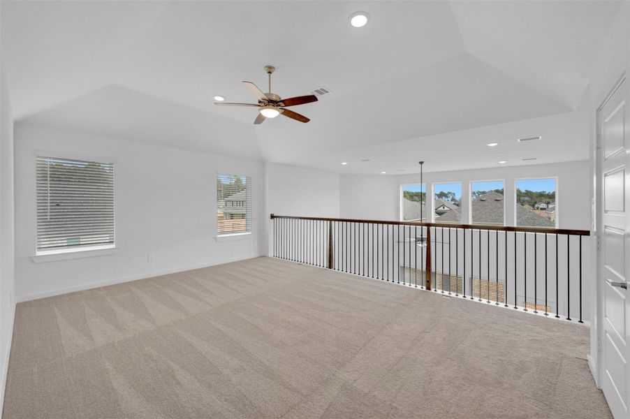 Spacious, unfurnished interior of a new home in Sorella, Tomball (Image 11).