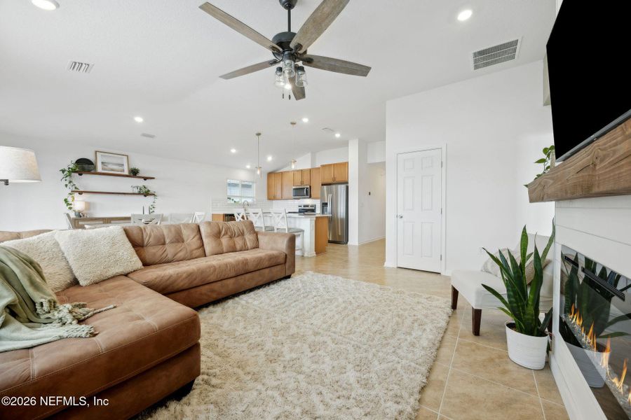 Furnished interior view inside a new home in Panther Creek, Jacksonville (Image 14). Furnished interior view inside a new home in Panther Creek, Jacksonville (Image 14).
