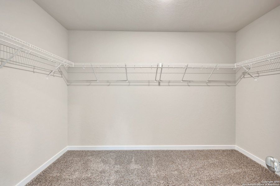 Spacious, unfurnished interior of a new home in Winding Brook, San Antonio (Image 28).