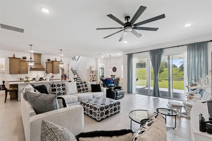 Furnished interior view inside a new home in , Winter Garden (Image 44).