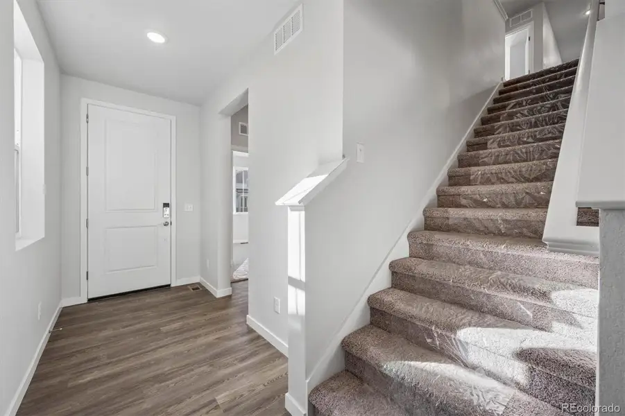 Spacious, unfurnished interior of a new home in Farmlore, Brighton (Image 8).