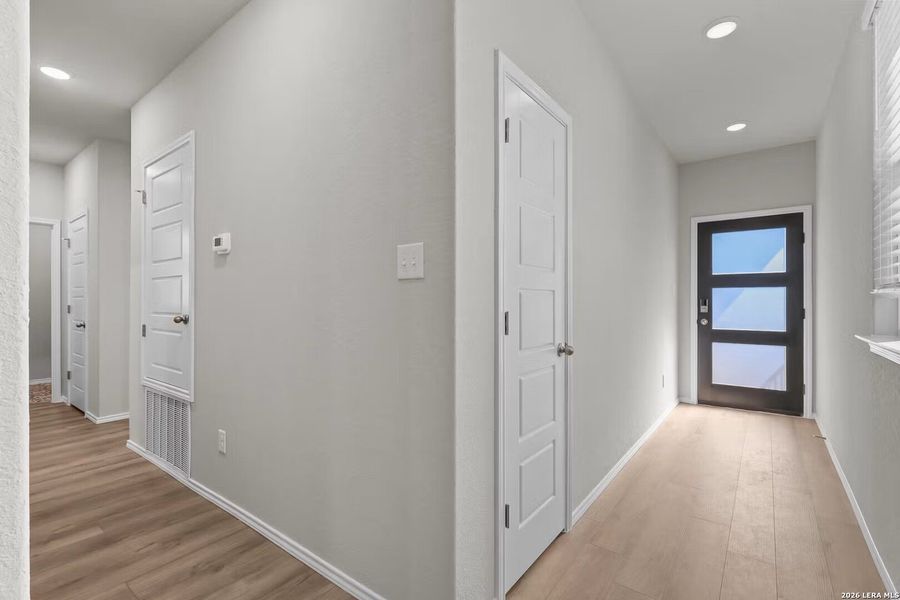 Spacious, unfurnished interior of a new home in Morgan Meadows, San Antonio (Image 16).