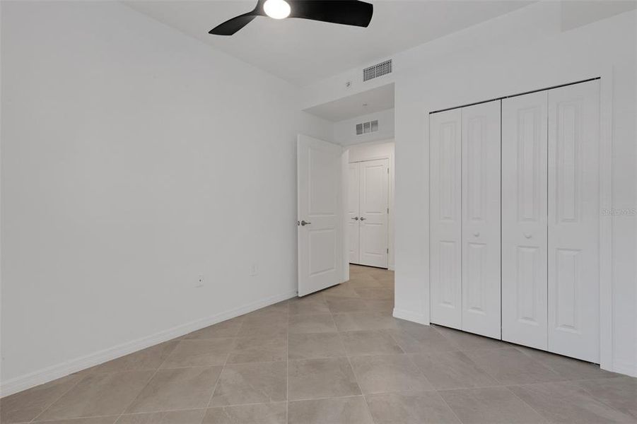 Spacious, unfurnished interior of a new home in , Bradenton (Image 18).