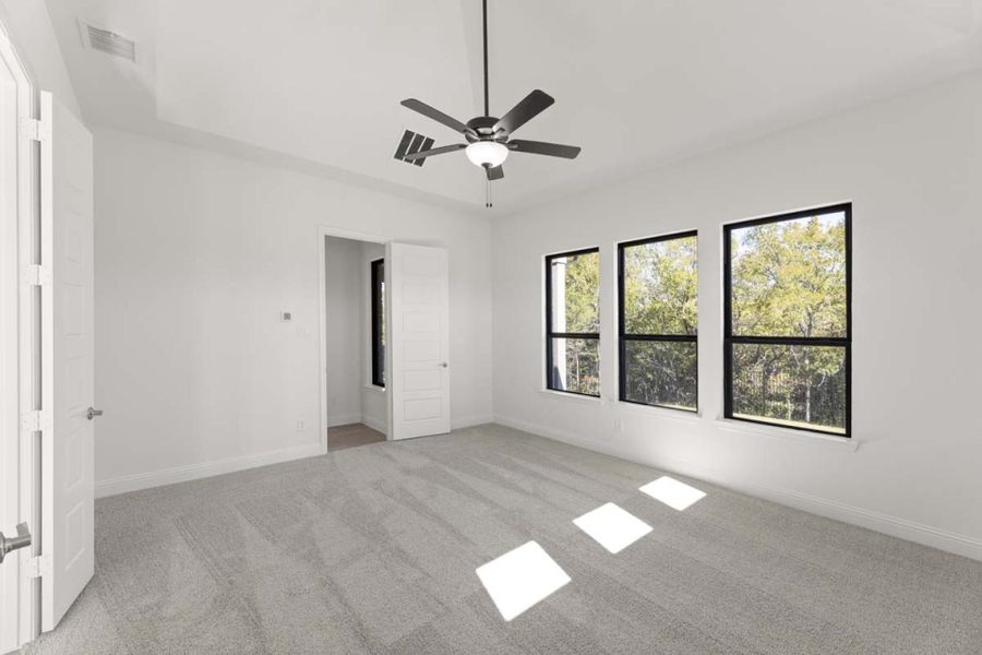 Spacious, unfurnished interior of a new home in Park Hills, Rockwall (Image 18).