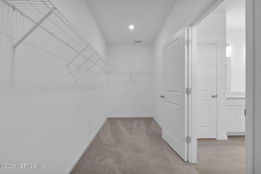 Spacious, unfurnished interior of a new home in , Jacksonville (Image 18).