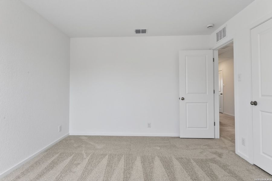 Spacious, unfurnished interior of a new home in Hennersby Hollow, San Antonio (Image 16). Spacious, unfurnished interior of a new home in Hennersby Hollow, San Antonio (Image 16).