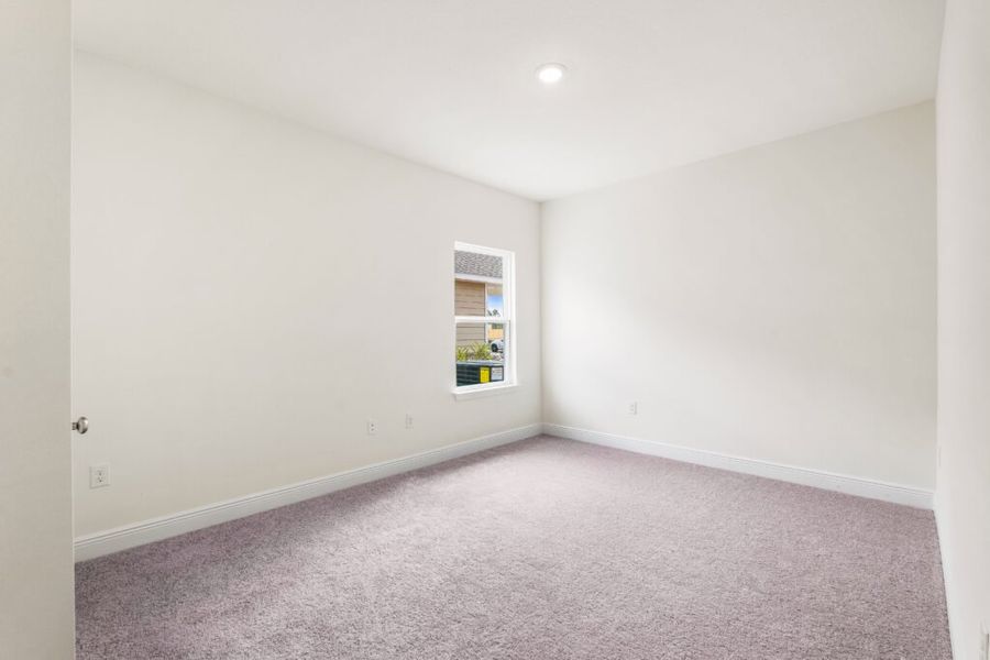 Spacious, unfurnished interior of a new home in Natureview, Freeport (Image 20).