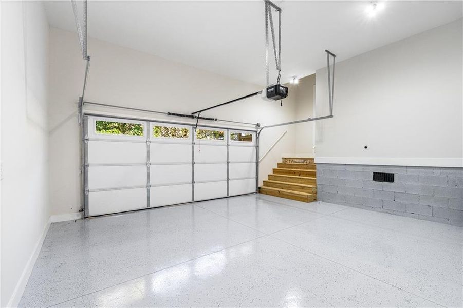 Spacious, unfurnished interior of a new home in , Atlanta (Image 19). Spacious, unfurnished interior of a new home in , Atlanta (Image 19).