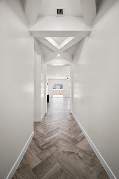 Spacious, unfurnished interior of a new home in Summer Sky North, El Paso (Image 19).