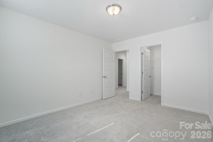 Spacious, unfurnished interior of a new home in Bellina, York (Image 31).