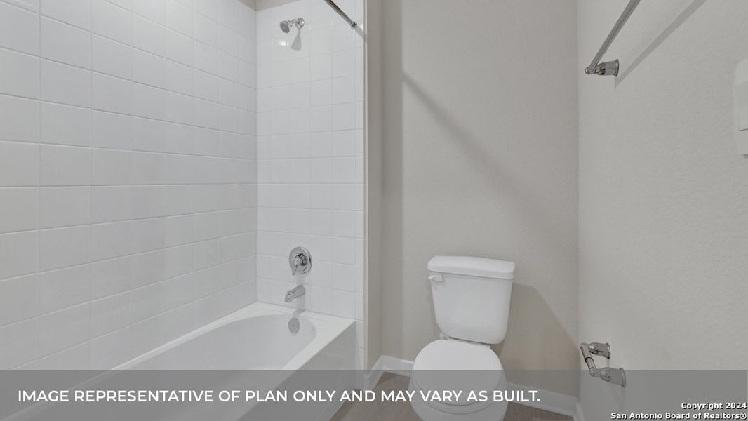 Furnished interior view inside a new home in Sonoma Oaks, Fredericksburg (Image 7).