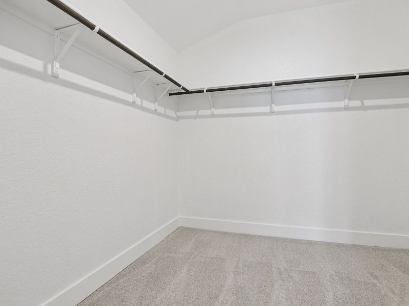 Spacious, unfurnished interior of a new home in Remington Ranch, San Antonio (Image 25).