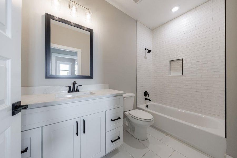 Furnished interior view inside a new home in , Carrollton (Image 19).