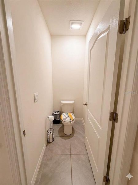 Furnished interior view inside a new home in , Kissimmee (Image 10).