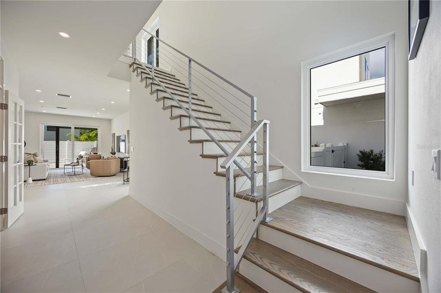 Spacious, unfurnished interior of a new home in , Sarasota (Image 26).