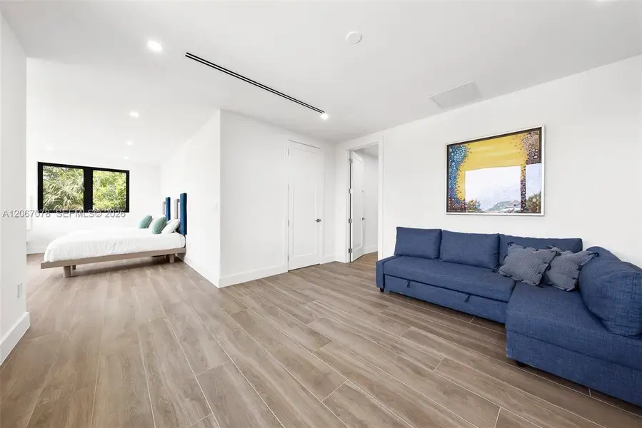 Furnished interior view inside a new home in , Marathon (Image 63). Furnished interior view inside a new home in , Marathon (Image 63).