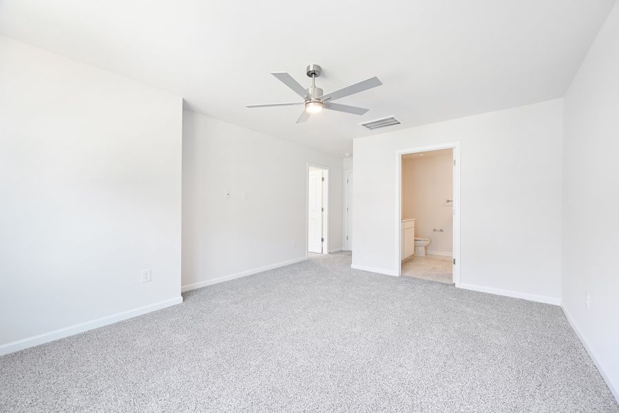 Spacious, unfurnished interior of a new home in Trenton Place, Roebuck (Image 34).