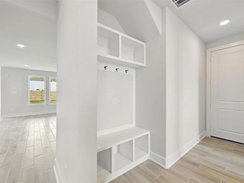 Spacious, unfurnished interior of a new home in Lago Mar, Texas City (Image 30). Spacious, unfurnished interior of a new home in Lago Mar, Texas City (Image 30).