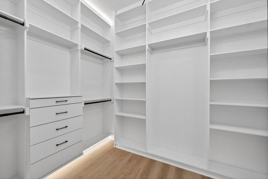 Image 34 of a home in .