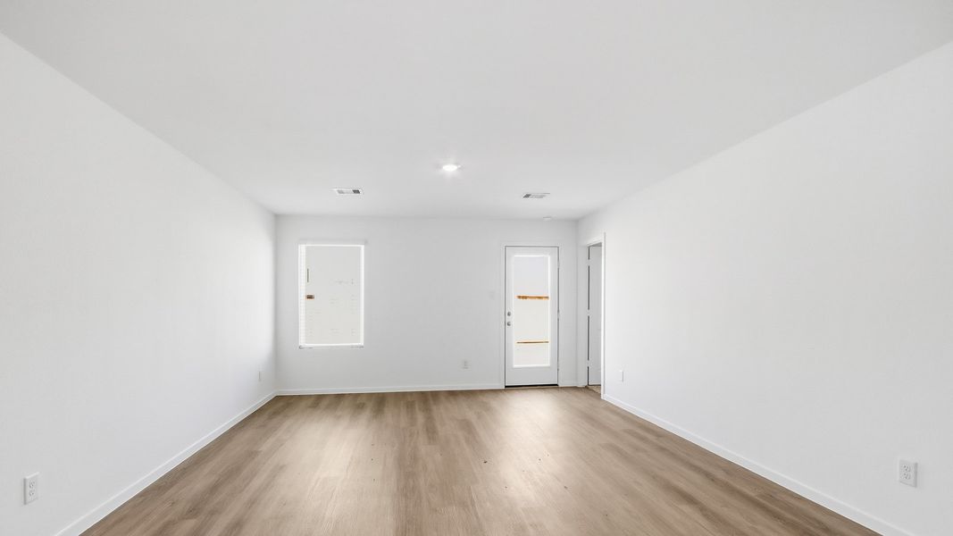 Spacious, unfurnished interior of a new home in Sunset Valley, Hockley (Image 12).