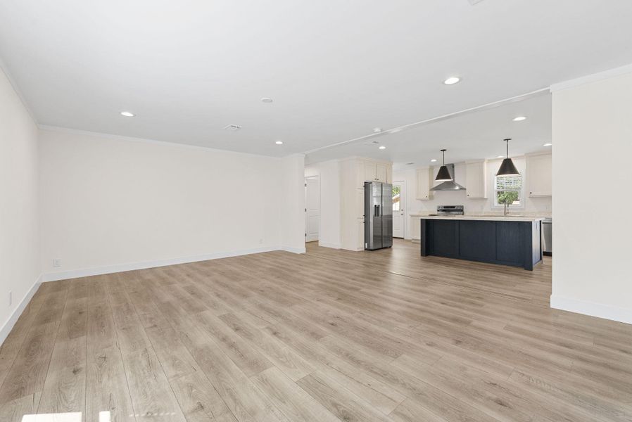 Spacious, unfurnished interior of a new home in , Ravenel (Image 16).