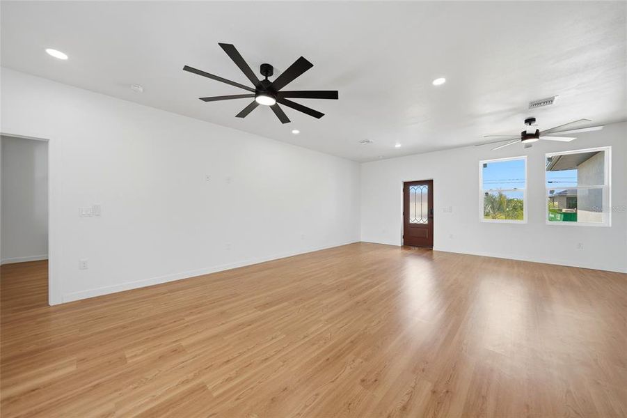 Spacious, unfurnished interior of a new home in , Port Charlotte (Image 25).