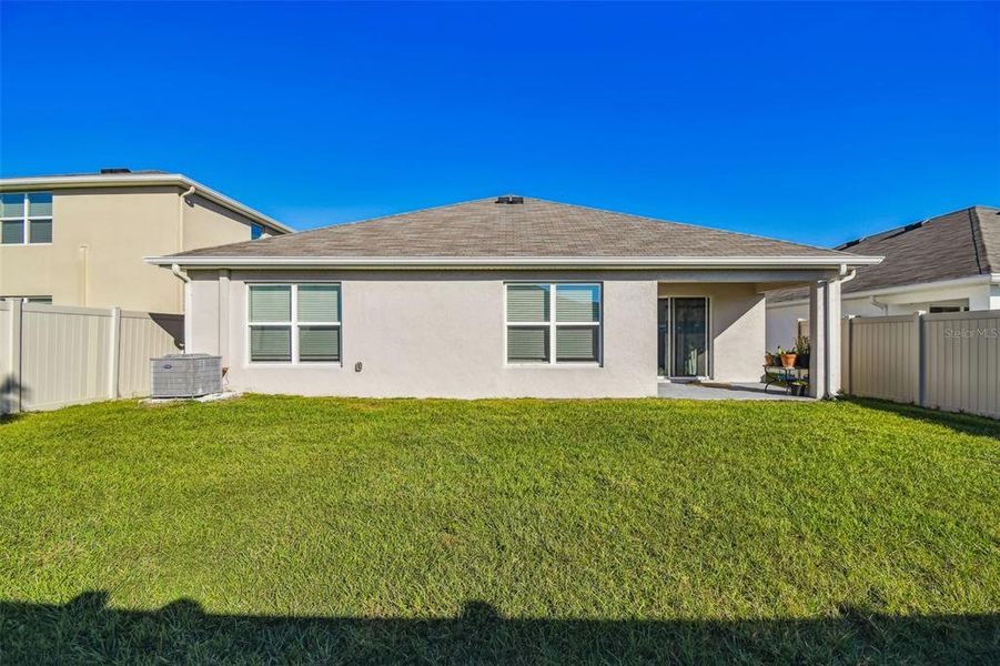 Exterior details and patio area of a home in River Park, Temple Terrace (Image 33).