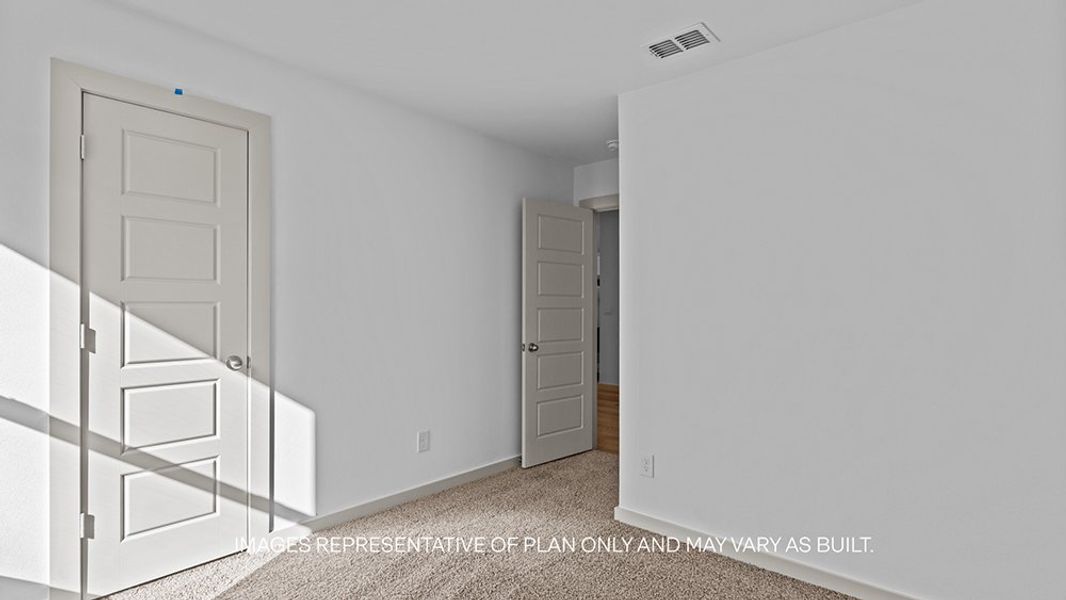 Spacious, unfurnished interior of a new home in Terra Vista, Lubbock (Image 11).