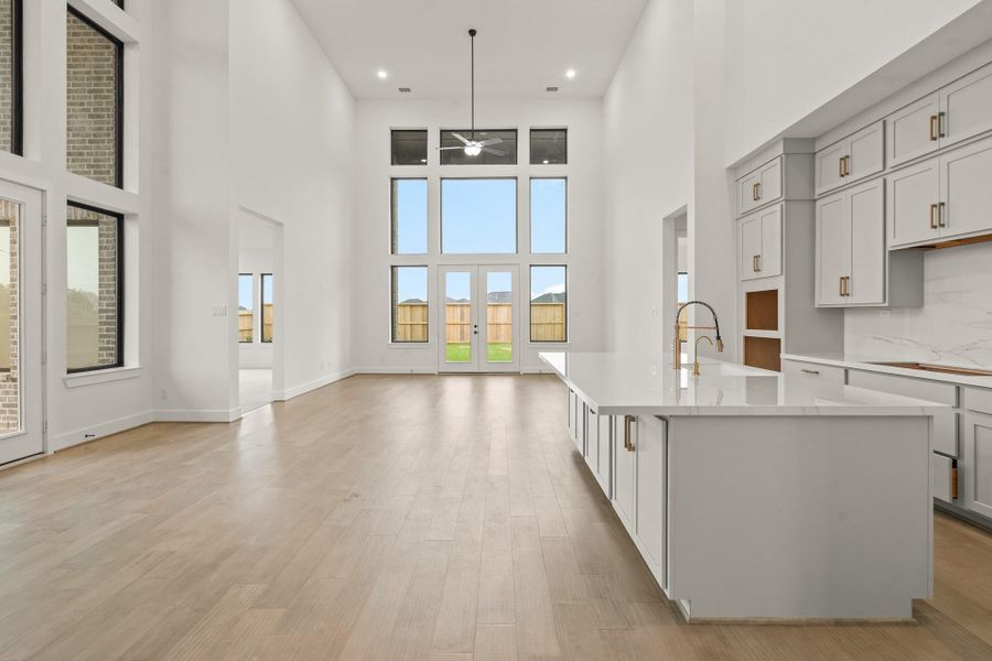Spacious, unfurnished interior of a new home in Legacy Prairie at Katy Court 60', Katy (Image 10).