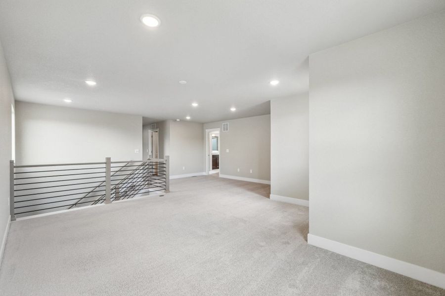 Spacious, unfurnished interior of a new home in The Trails at Aspen Ridge, Colorado Springs (Image 36).