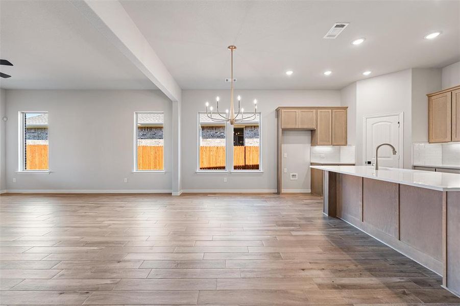 Spacious, unfurnished interior of a new home in Morningstar, Aledo (Image 15).