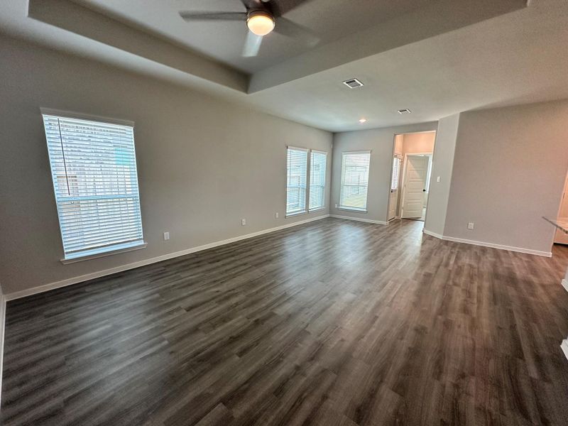 Spacious, unfurnished interior of a new home in , Iowa Colony (Image 11).