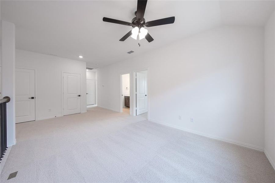 Spacious, unfurnished interior of a new home in Chalk Hill, Celina (Image 12).